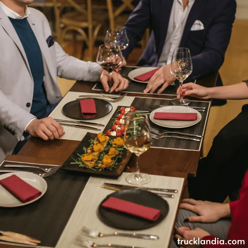 82 Amazing Restaurant Taglines